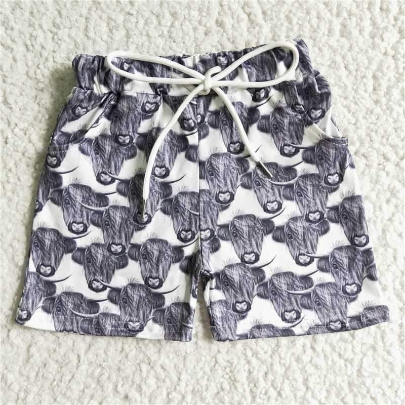 Highland cow trunks
